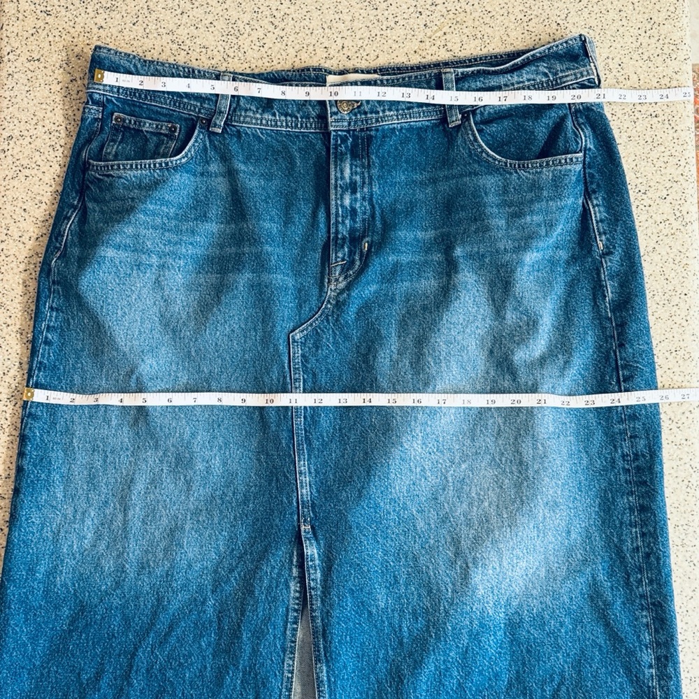Size 20 Boden maxi 5 pocket blue med.wash denim skirt with front slit.Size 20 - Picture 9 of 10